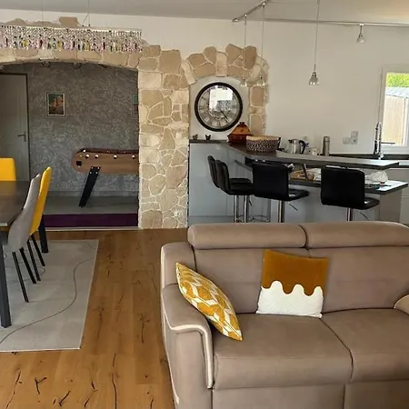 Chez Laurence Et Yvan *